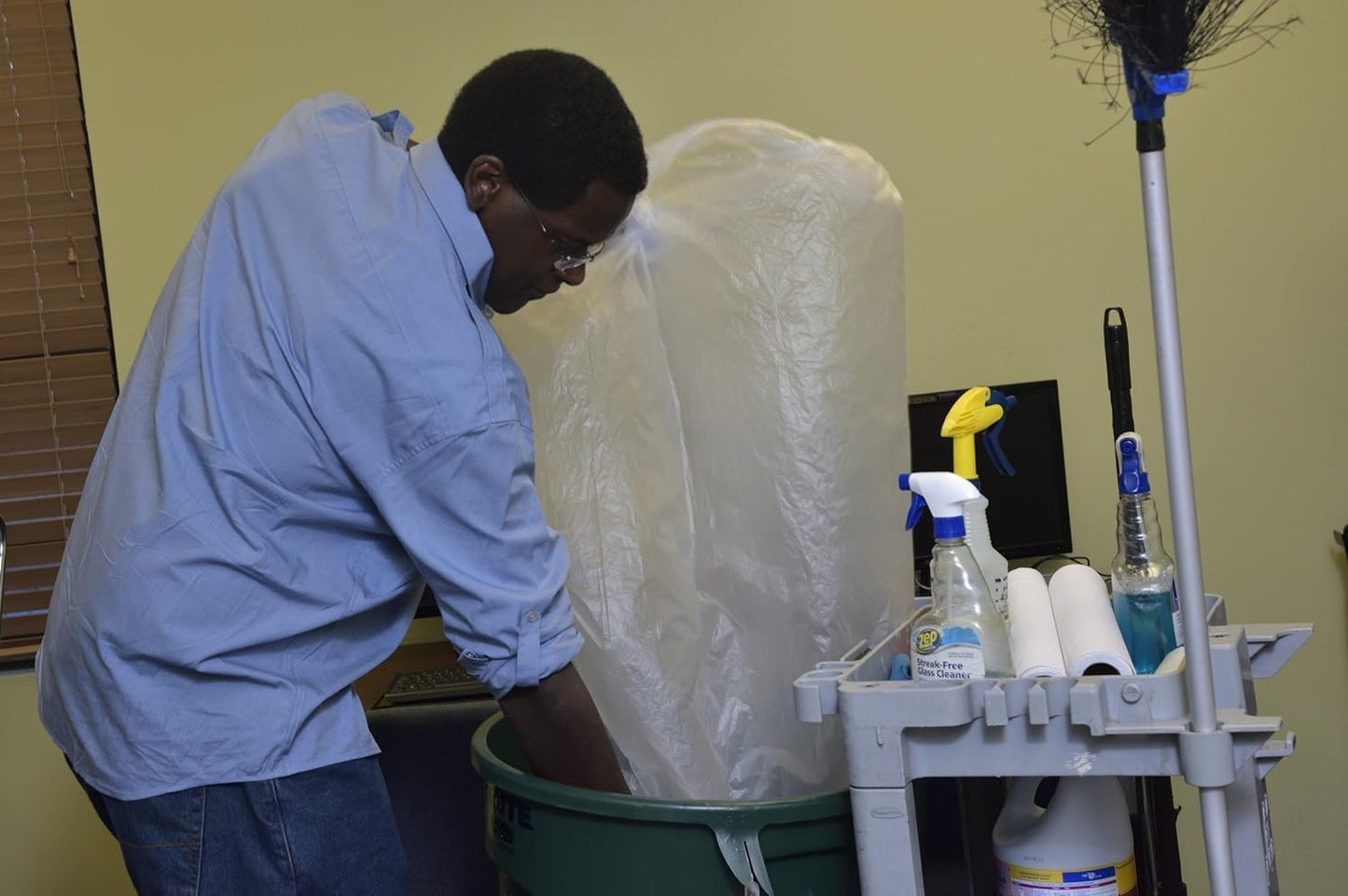 Aluf Plastics High Density Trash Bags, 60 Gallon, 800 Count, 17 Micron (eq), 38" x 60", Black, for Bathroom, Office, Industrial, Commercial, Janitorial, Municipal, Recycling