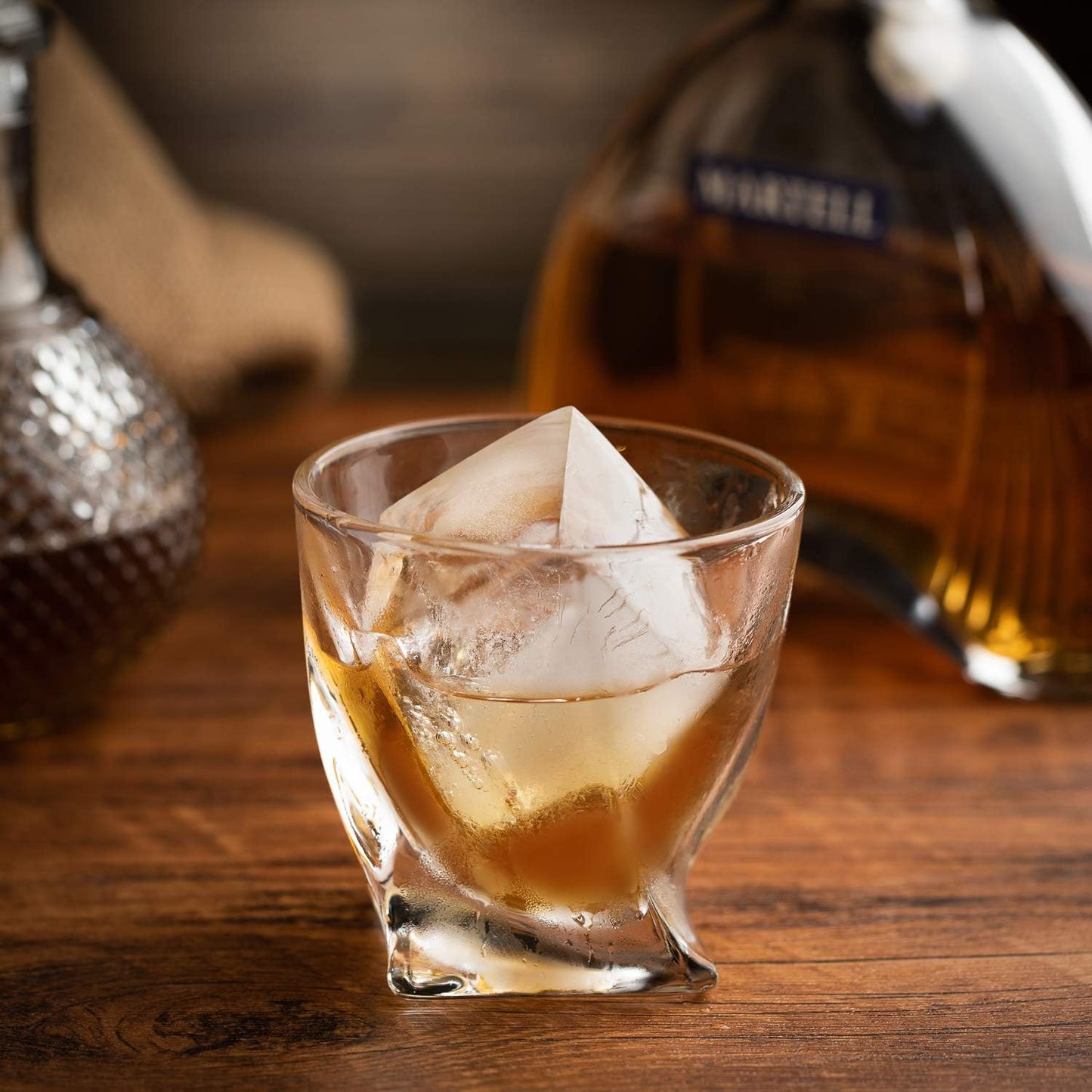 Mossime Large Ice Cube Molds: Square Whiskey Silicone Ice Cube Trays With Lid - 2pack Old Fashioned Big Silicone Ice Cube Tray for Cocktail - 2inch Easy Release Ice Cube Maker For Freezer