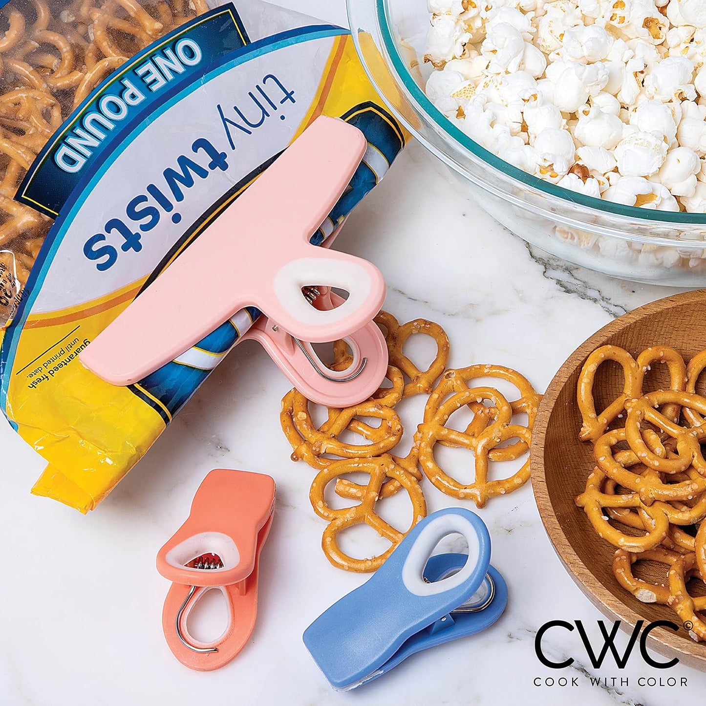 COOK WITH COLOR Bag Clips - Heavy Duty Chip Clip and Refrigerator Magnet Clips for Food Storage with Air Tight Seal Grip, Bright Colors, Pack of 8