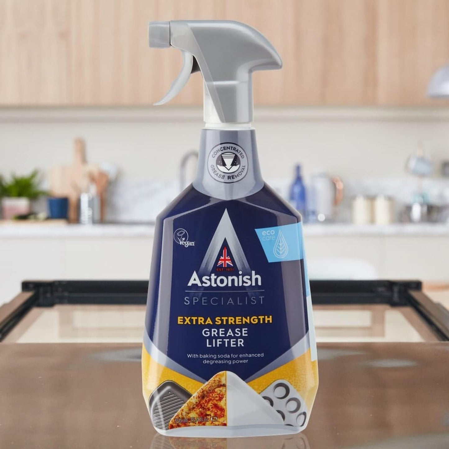 Astonish Specialist Extra Strength Grease Lifter With Baking Soda - No Scrub De-Greaser Formula For Kitchen Surfaces, Trays & Pans - Vegan Cruelty Free Household Cleaning Supplies, 750ml Spray Bottle