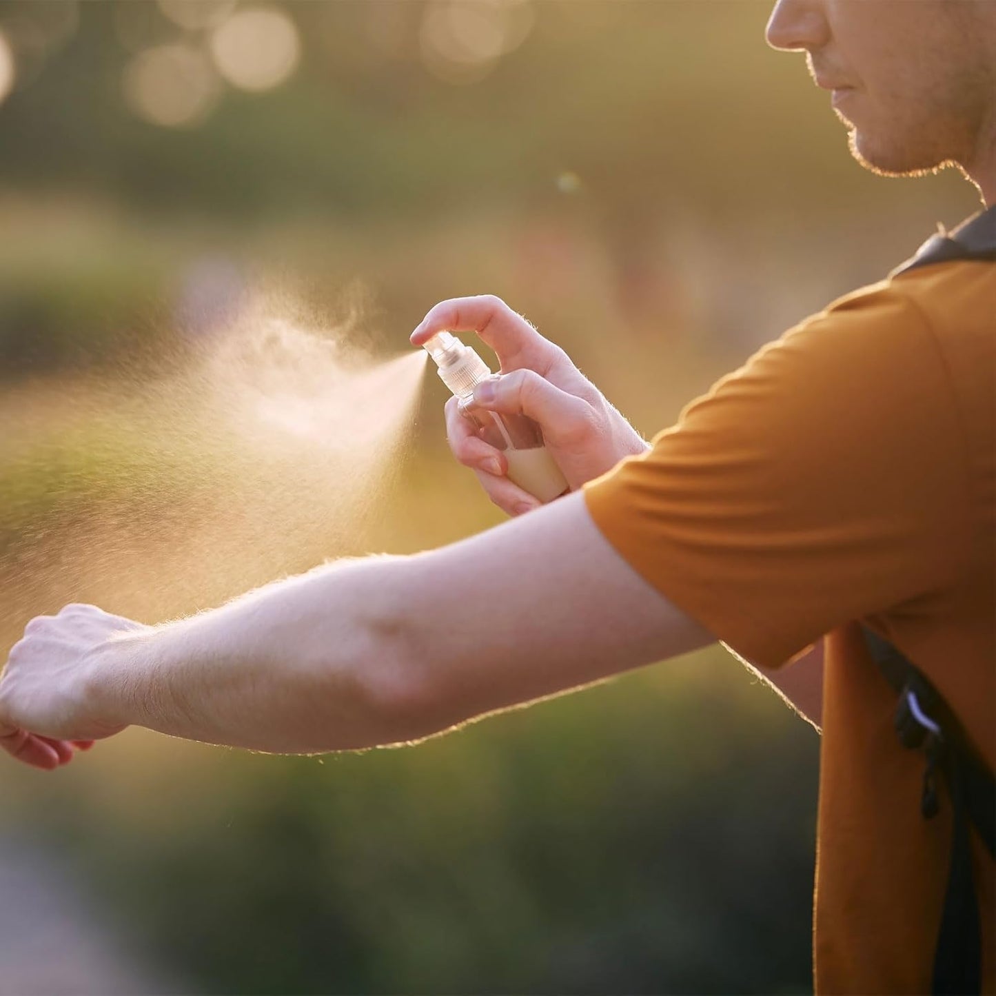 uxcell 20 Pack Spray Bottles, 2 Oz/60ML Reusable Clear Empty Mist Plastic Mini Travel Bottle Set,Small Refillable Liquid Containers for Essential Oil, Cleaning (Blue Black)