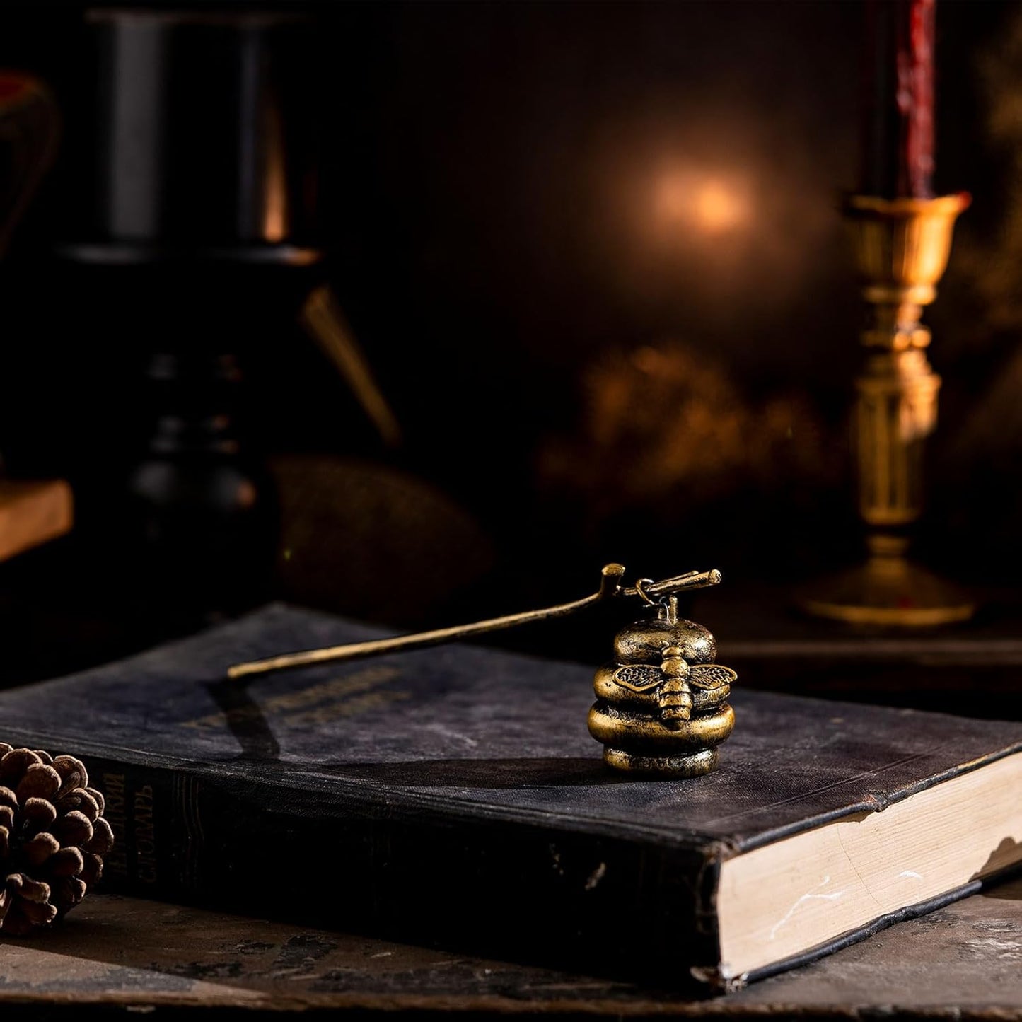 AIM & GGKK Vintage Bronze Beehive Candle Snuffer Extinguisher - Long Handle for Safe Flame Out, Decorative Candle Accessory with Bee Design