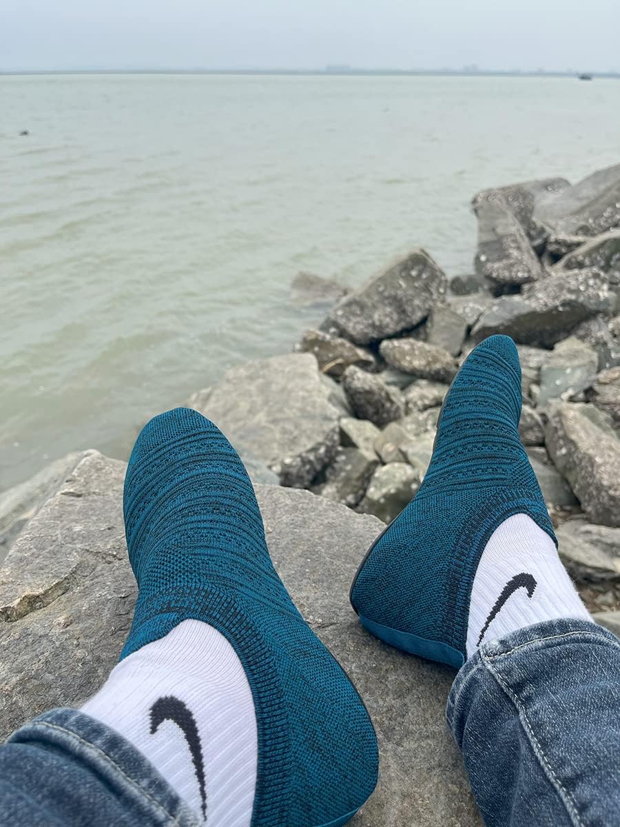 QZKDM Lightweight Slip on Grip Indoor House Slippers Barefoot Non Slip Home Exercise Yoga Shoes for Men Women