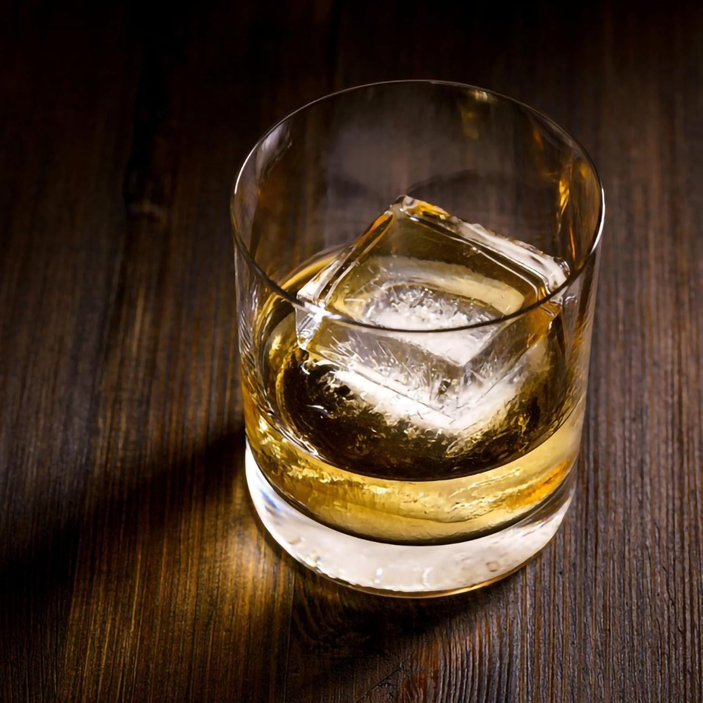 Bangp Large Ice Cube Trays 2 Pack,Big Ice Cube Molds with Removable Lids,Easy Release and Stackable Silicone Ice Cube Tray,Make 16 Big Square Ice Cubes for Whiskey,Cocktails