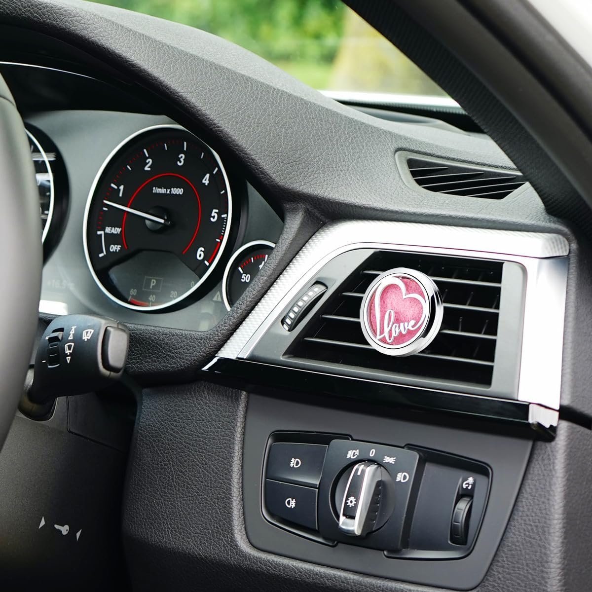 Essential Oil Car Diffuser Vent Clips Christmas Air Freshener Car Accessories for Women with 10 Felt Pad(Heart Love)