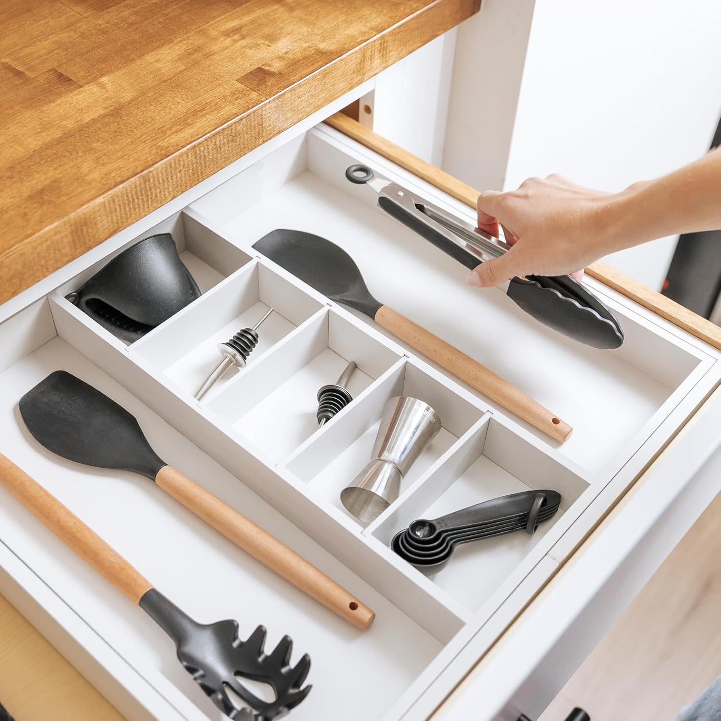 KitchenEdge Adjustable Kitchen Drawer Organizer for Utensils and Junk, Food-Safe Contract Grade with 100% Sustainable Wood, Expandable from 19 to 33 Inches Wide - White Bamboo