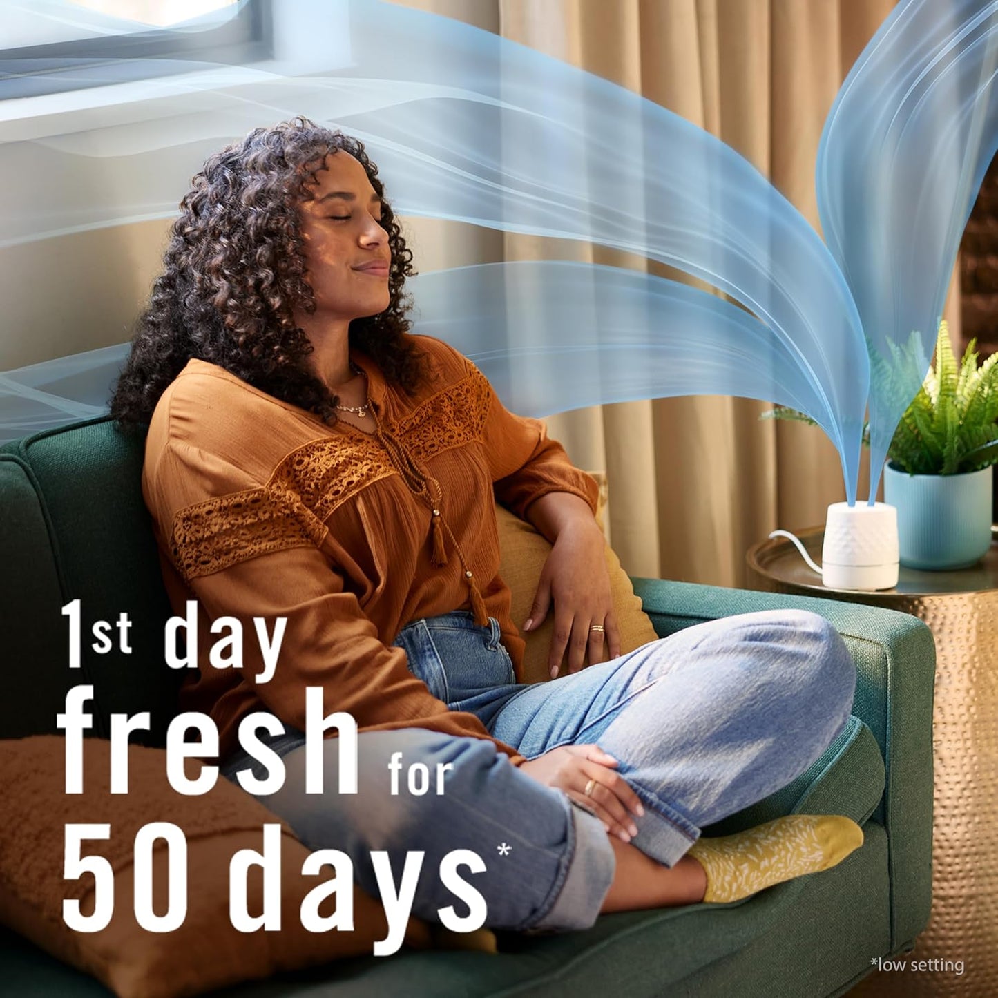 Febreze Plug Scent Booster Starter Kit, Oil Diffuser, Air Freshener Plug in, Continuous Scent Device + 2 Gain Original Refills