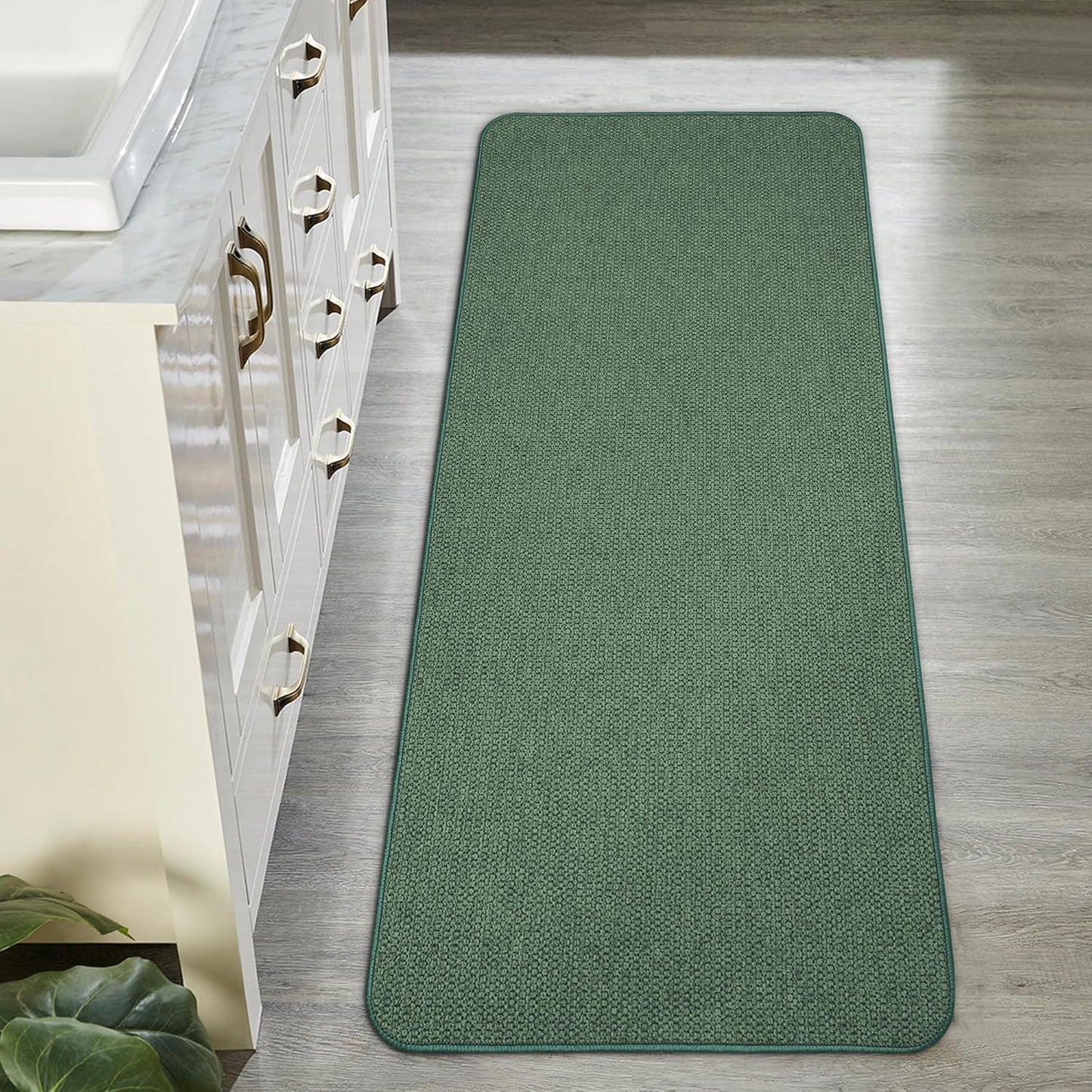 Bath Mat,Ultra Thin Bathroom Runner Rugs,Large Bath Mats for Bathroom,Quick Dry,Non-Slip,Machine Washable,Low Pile,Bath Rug,Shower Outside,Sink,Home Decor Accessories.Green,1'9"x3'11"（21x47inch）